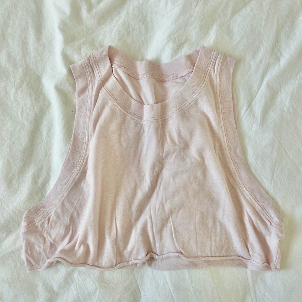 ALO Yoga Pale Pink Cropped Tank - Picture 4 of 4